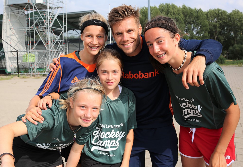 CLASSIC HOCKEY CAMP